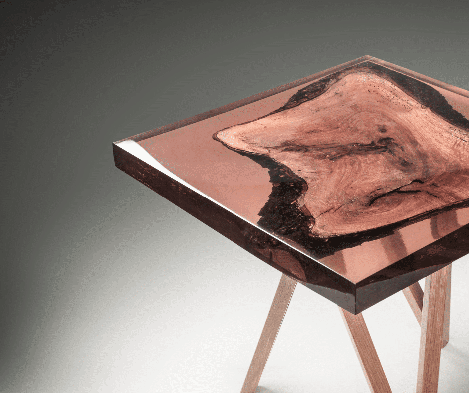 tavolo in resina epossidica e legno marrone