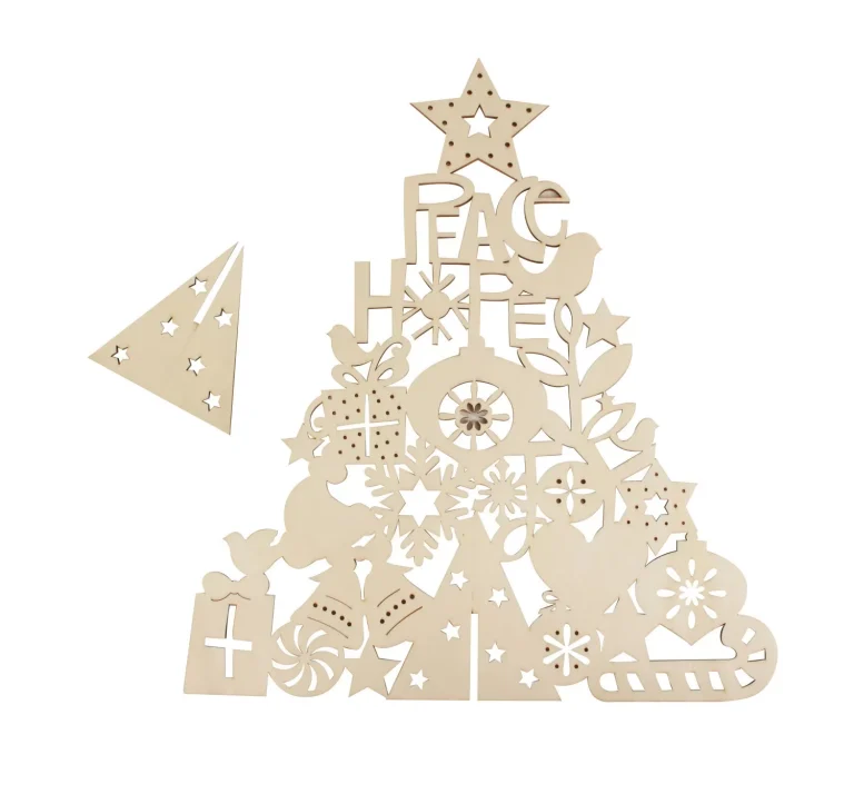 Albero di Natale in legno con design a pizzo